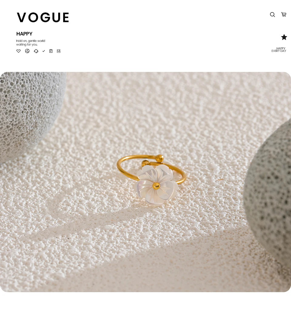 Shell flower geometric ring in 18K gold-plated stainless steel with shell.