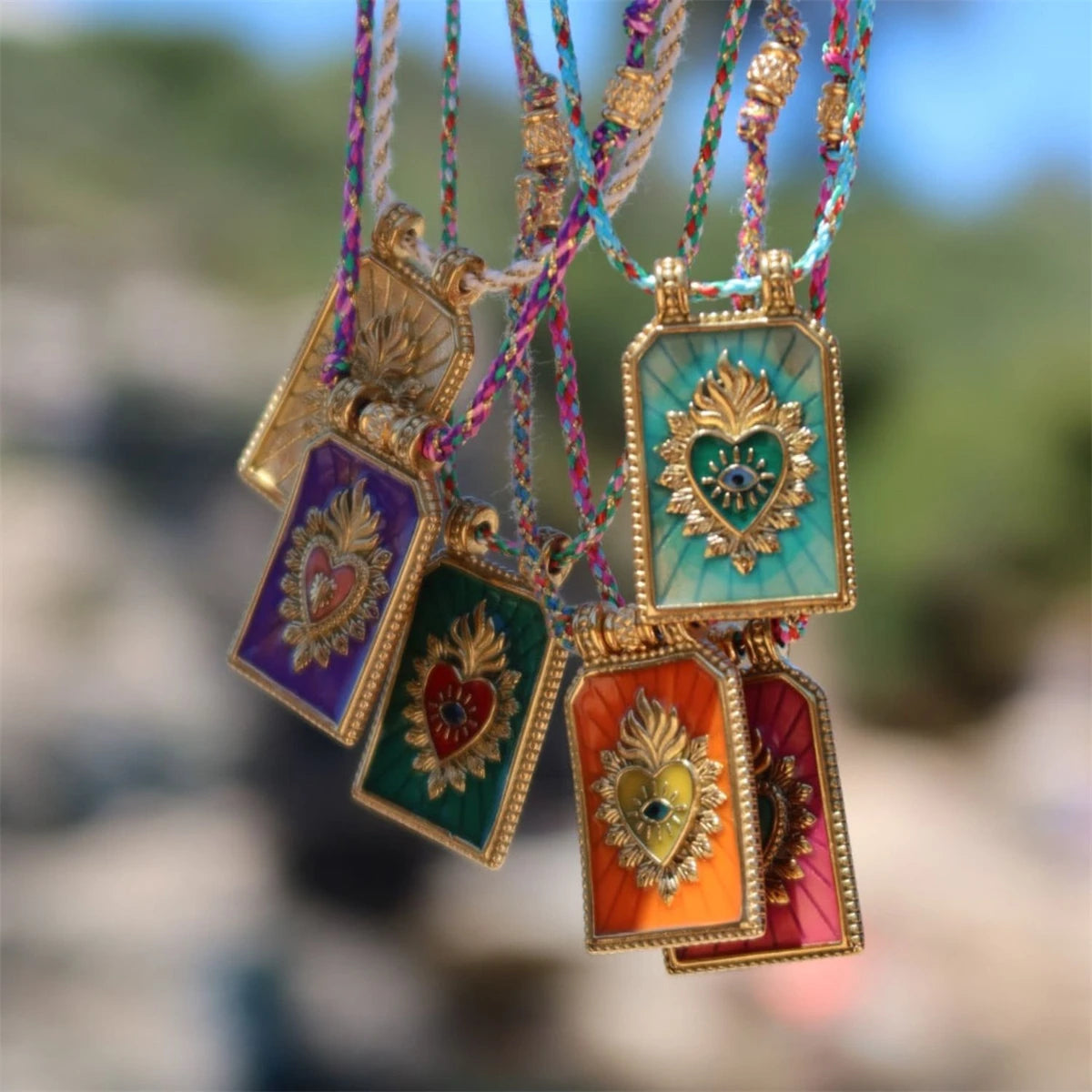 Minimally colored heart tarot card pendant necklace, women's collarbone chain, gold-plated and color preserving