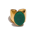 Natural stone geometric ring in gold-plated stainless steel with natural stone.