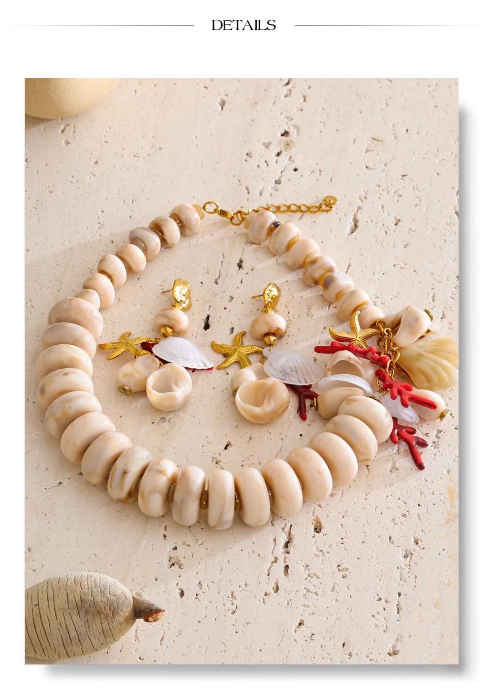Shell resin star earrings in gold-plated stainless steel with shell and resin.