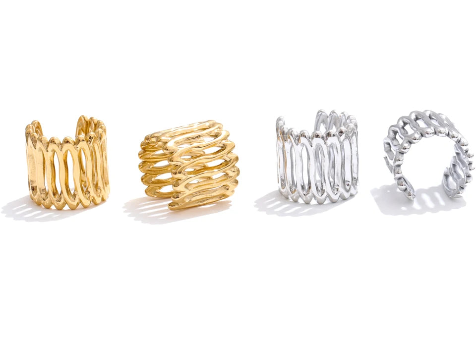 Geometric layered earrings in gold-plated stainless steel.