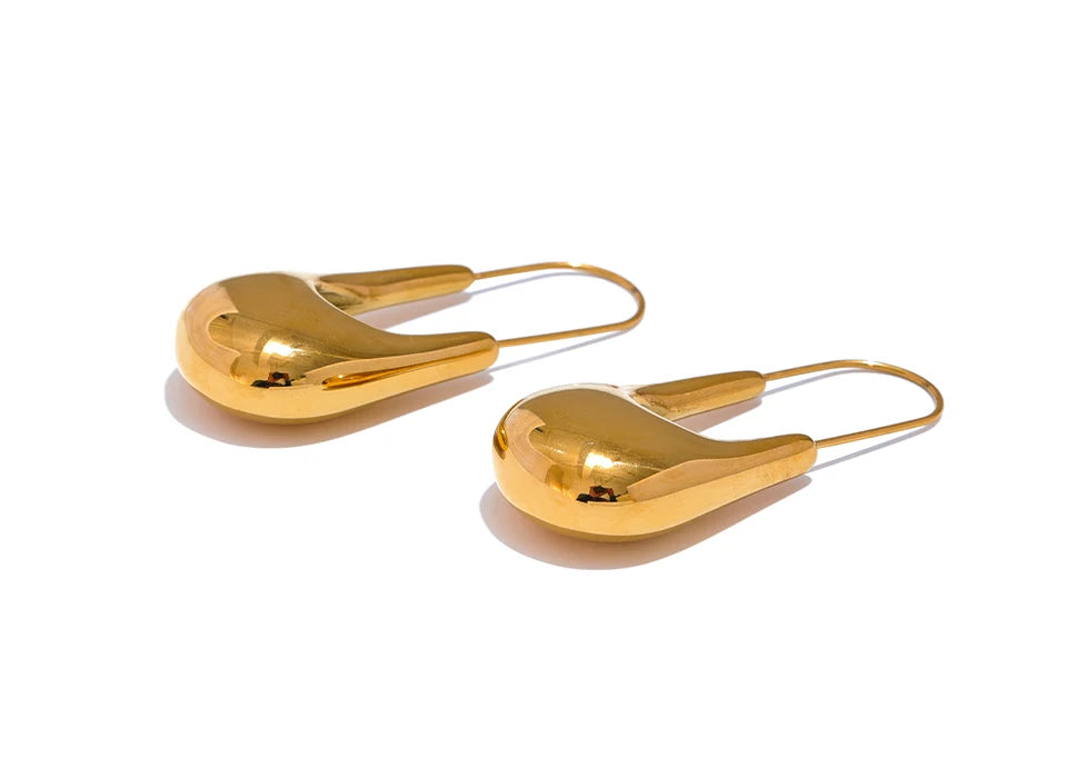 Geometric earrings in gold-plated stainless steel.