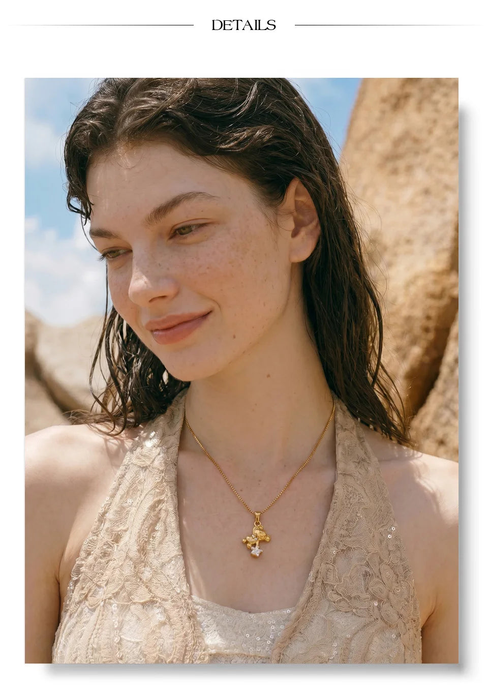 Cubic zirconia star geometric necklace in gold-plated stainless steel with cubic zirconia.