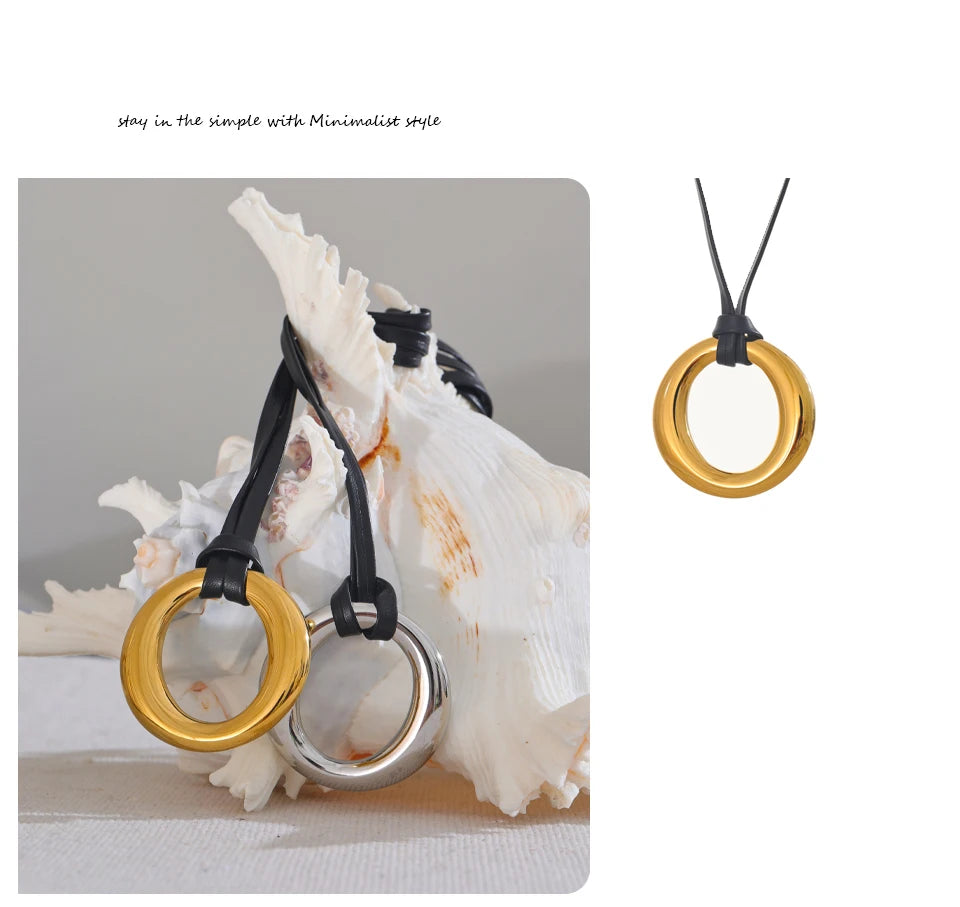 Coin geometric necklace in gold-plated stainless steel.