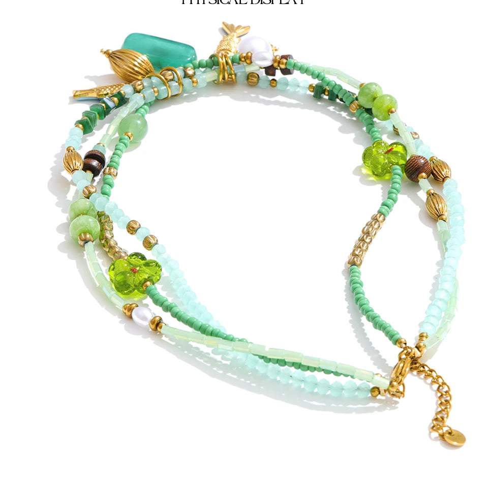 Pearl crystal geometric necklace in gold-plated stainless steel with pearl and crystal.