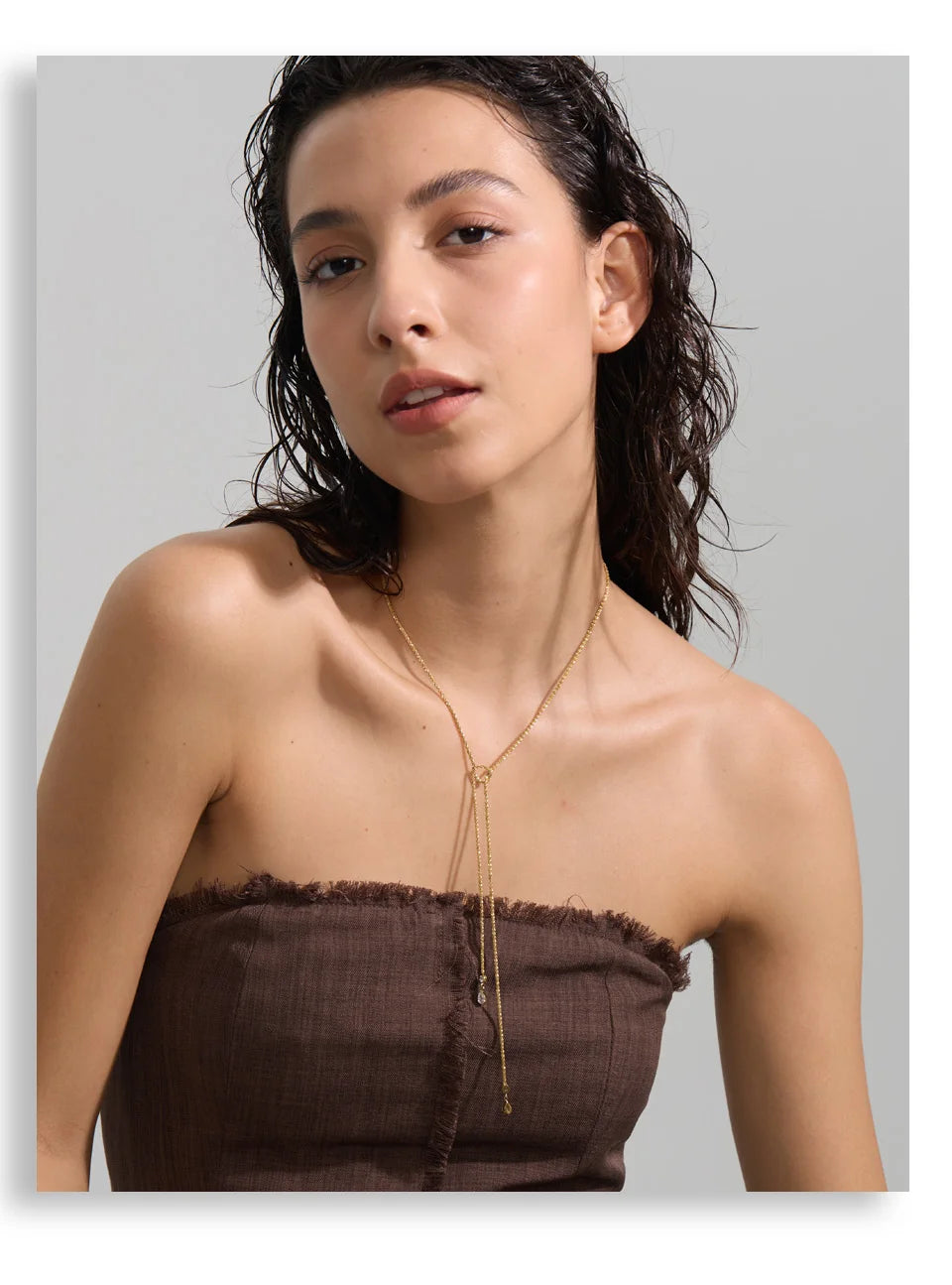 Cubic zirconia geometric chain necklace in gold-plated stainless steel with cubic zirconia.