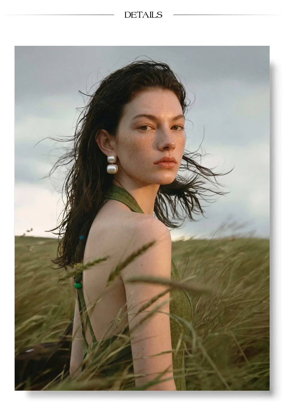 Pearl geometric earrings in gold-plated stainless steel with pearl.
