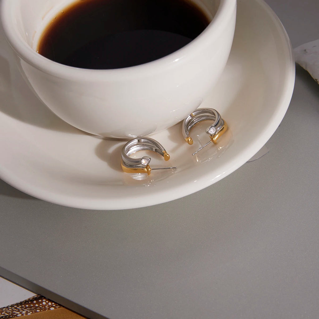 Two-Tone Twist Hoop Earrings — 18K Gold Plated · PA016