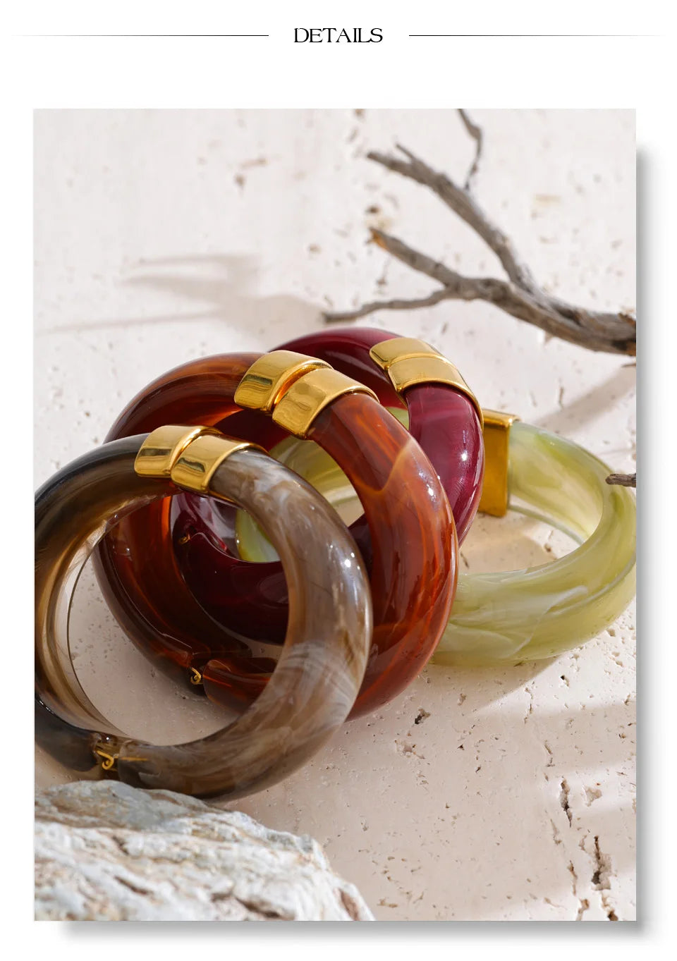 Green acrylic geometric bracelet in gold-plated stainless steel with acrylic.