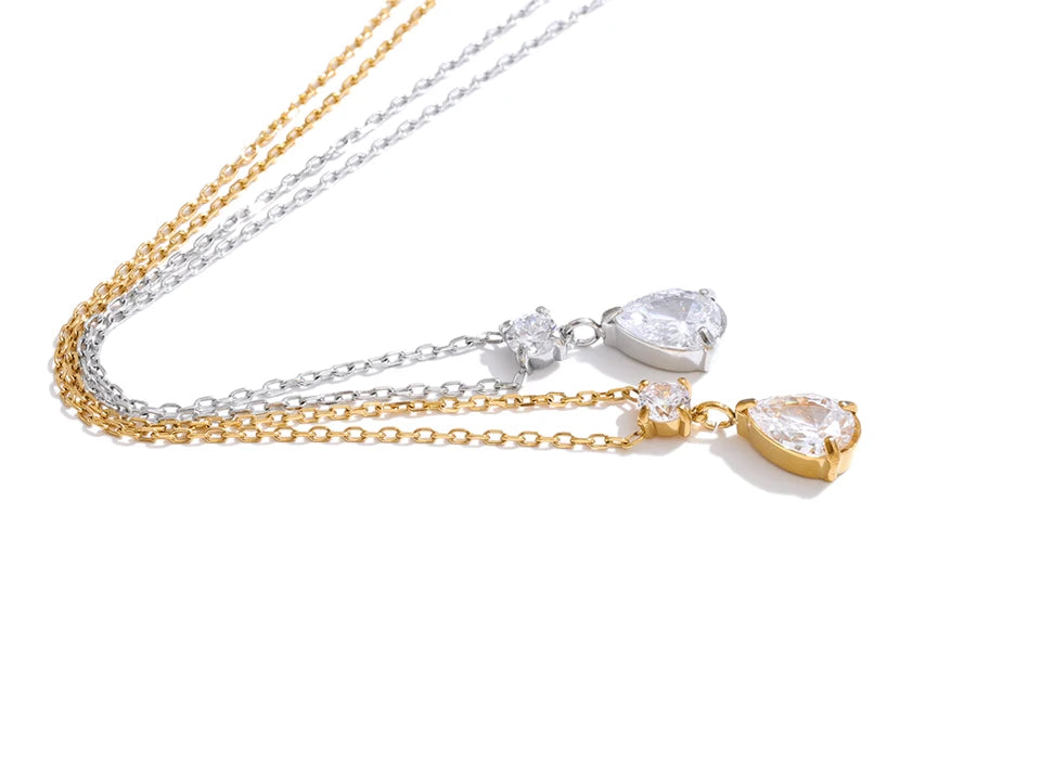 Cubic zirconia necklace in gold-plated stainless steel with cubic zirconia.