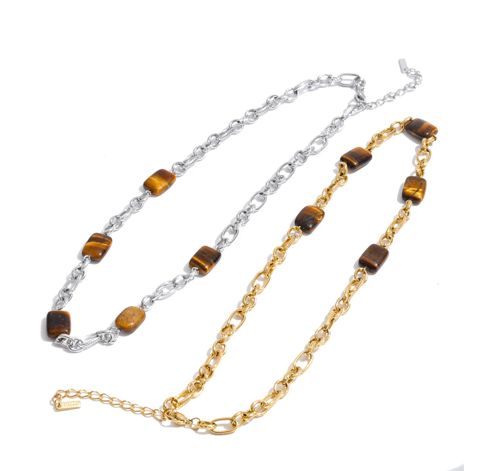 Natural stone geometric chain necklace in gold-plated stainless steel with natural stone.