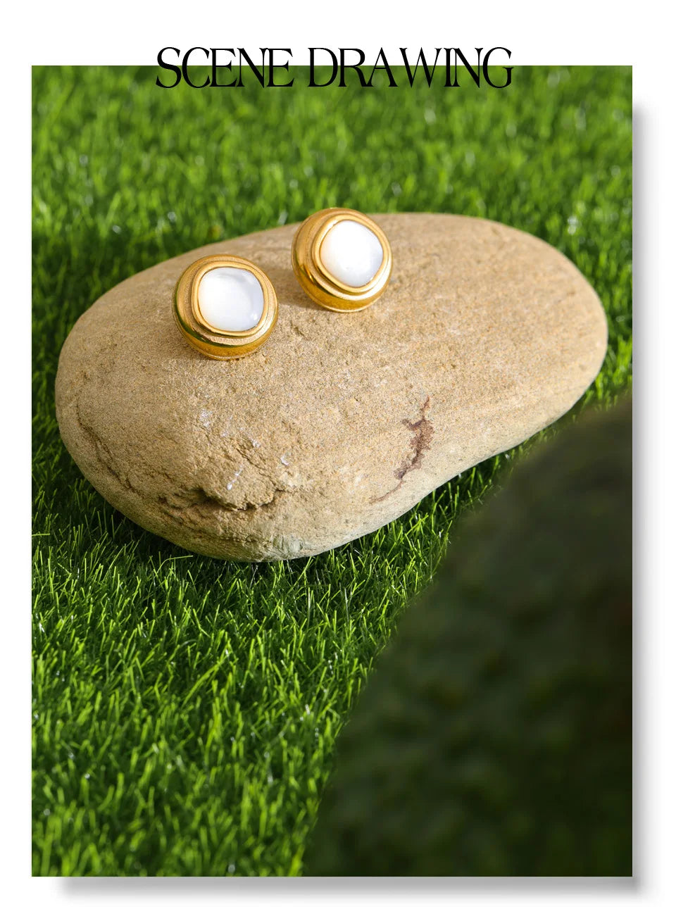 Shell geometric earrings in gold-plated stainless steel with shell.