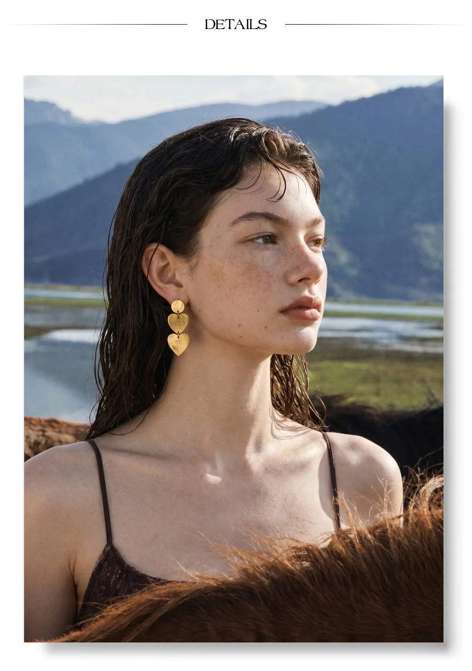 Heart earrings in gold-plated stainless steel.