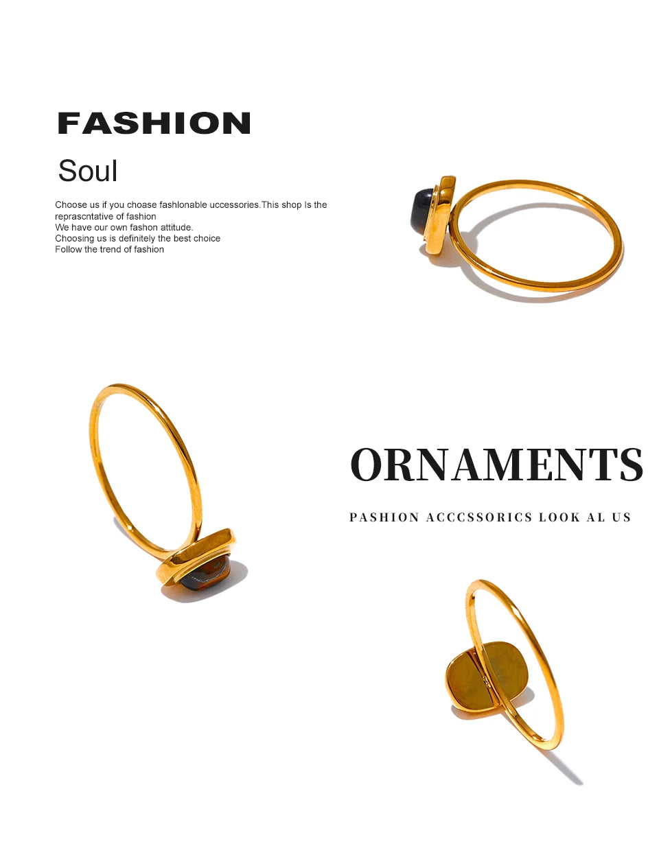 Natural stone geometric ring in 18K gold-plated stainless steel with natural stone.