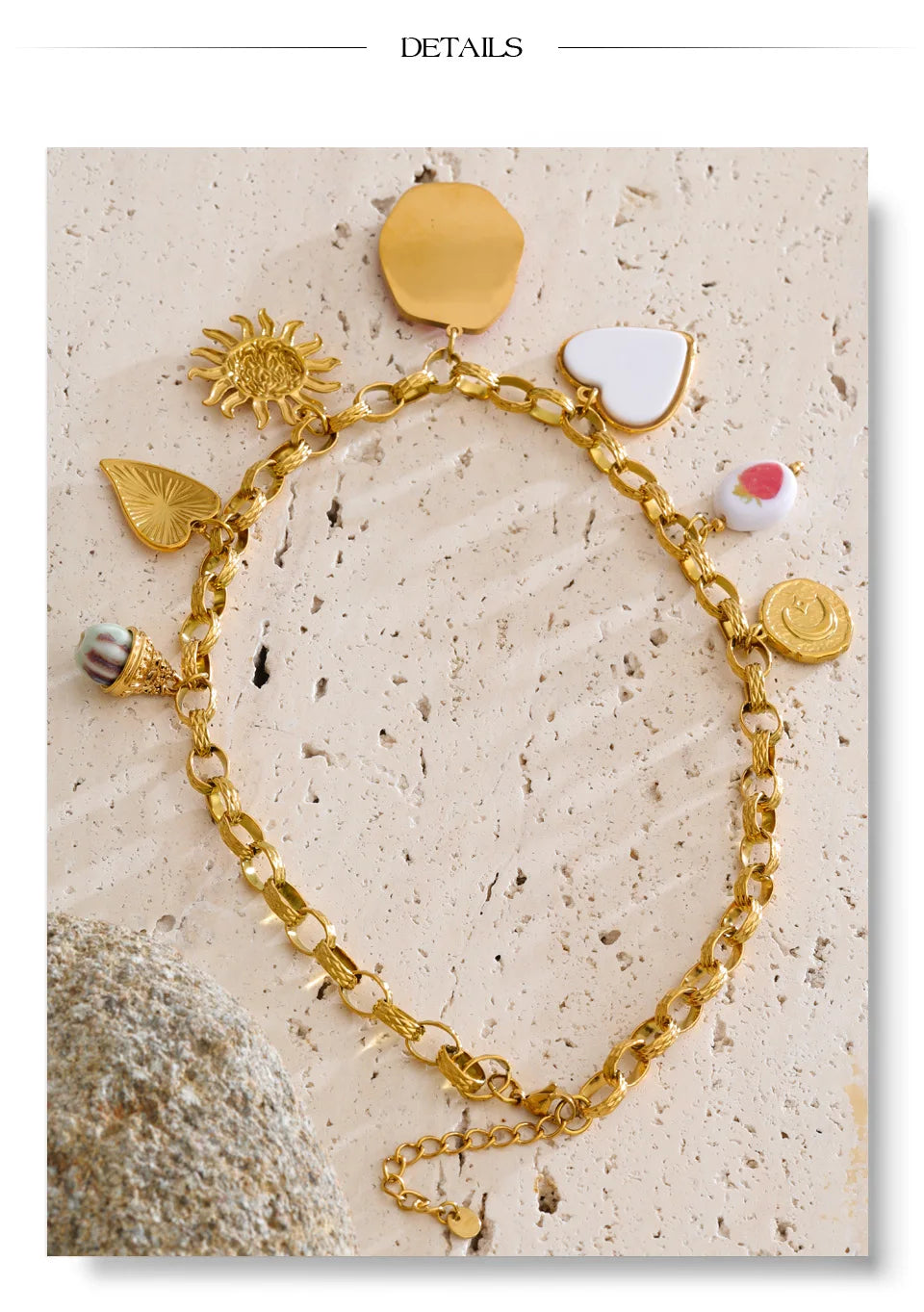 Shell resin heart necklace in gold-plated stainless steel with shell and resin.