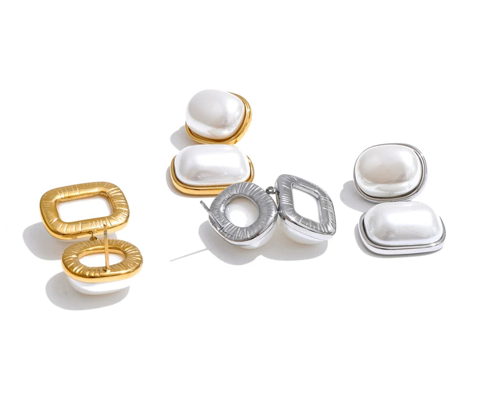 Pearl geometric earrings in gold-plated stainless steel with pearl.