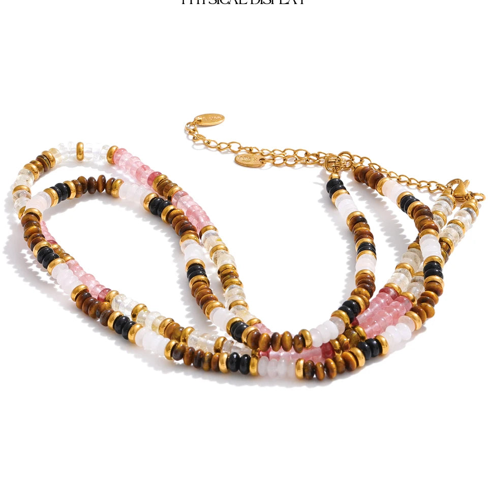Pink natural stone beaded necklace in gold-plated stainless steel with natural stone.