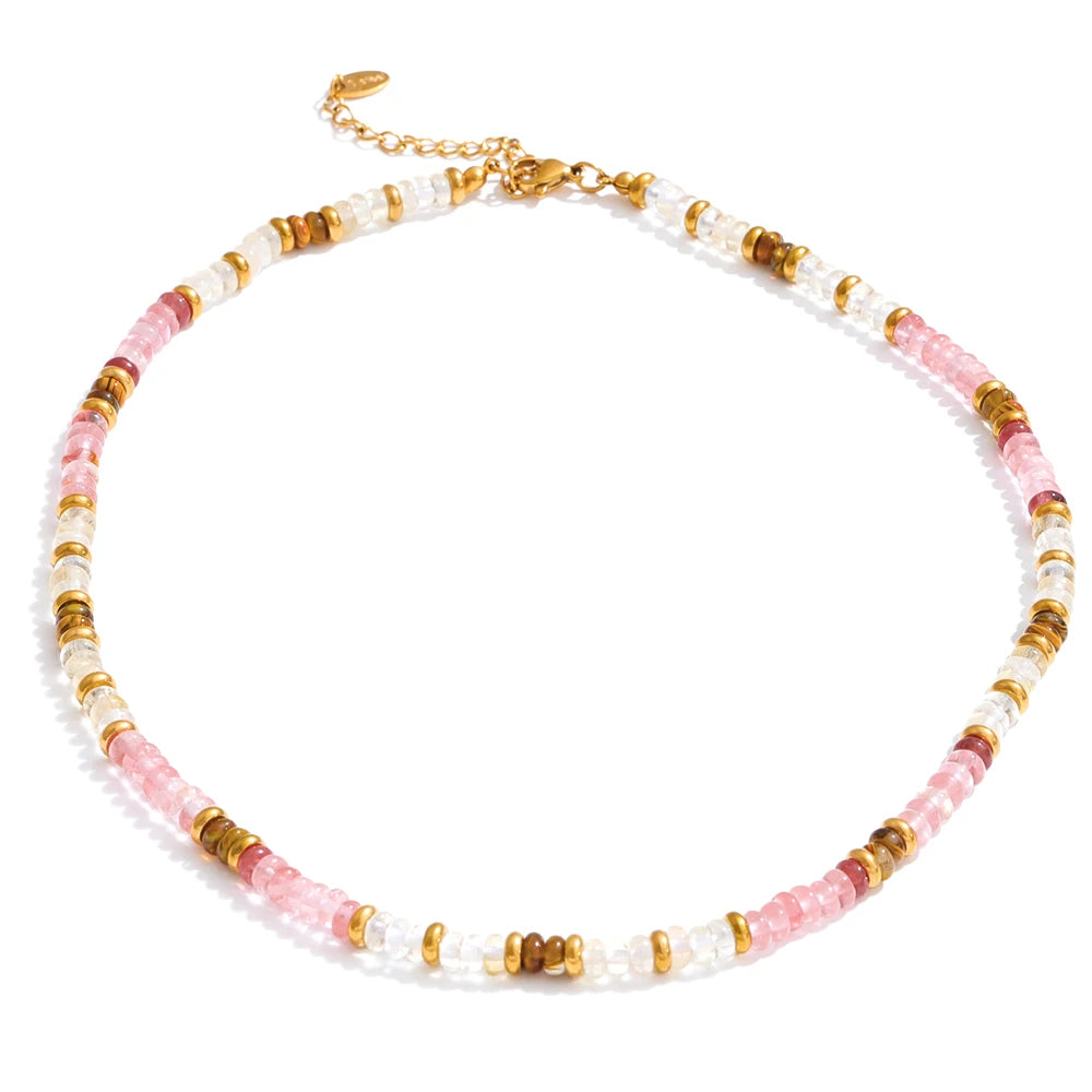 Pink natural stone beaded necklace in gold-plated stainless steel with natural stone.