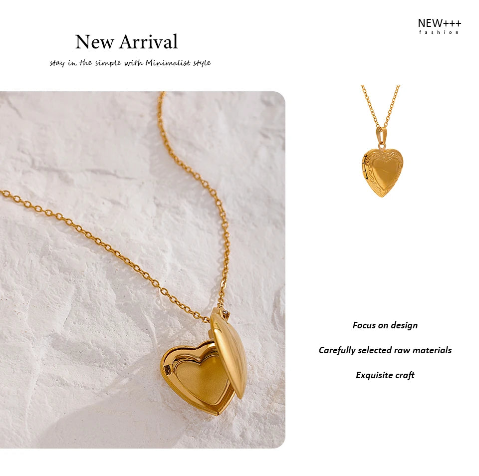 Heart necklace in gold-plated stainless steel.