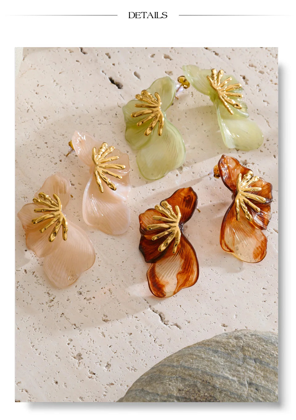 Resin acrylic flower earrings in gold-plated stainless steel with resin and acrylic.