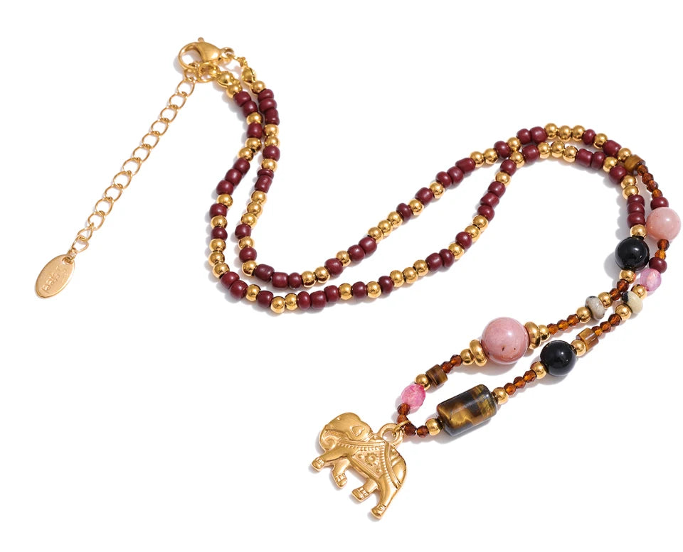 Natural stone beaded chain necklace in gold-plated stainless steel with natural stone.