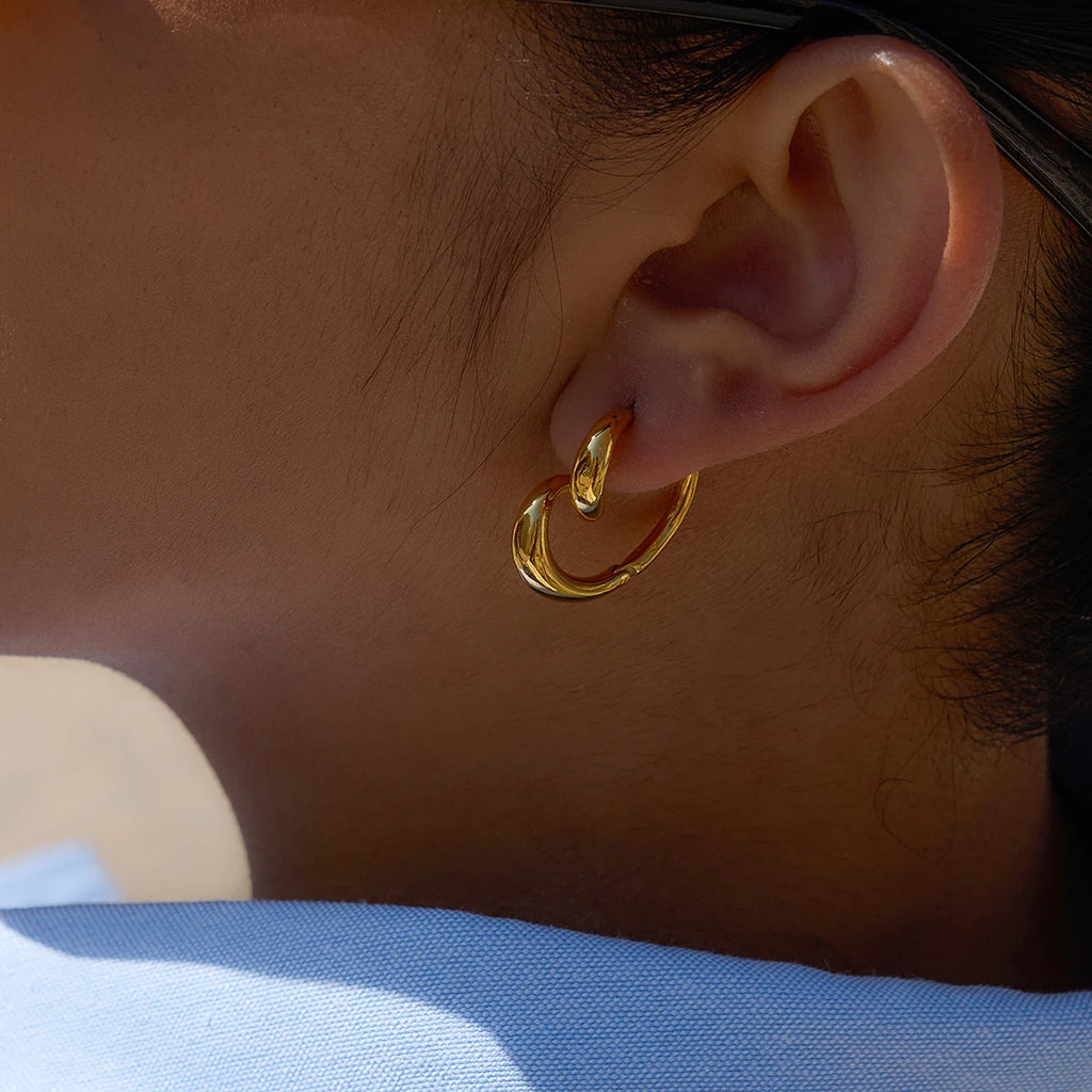 Twisted Heart Hoop Earrings — Stainless Steel · PS067