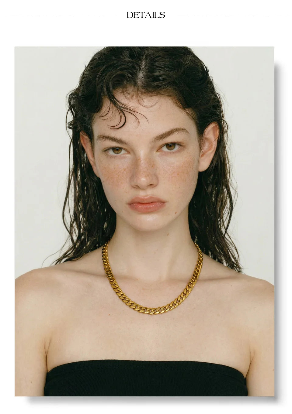 Geometric chain necklace in gold-plated stainless steel.