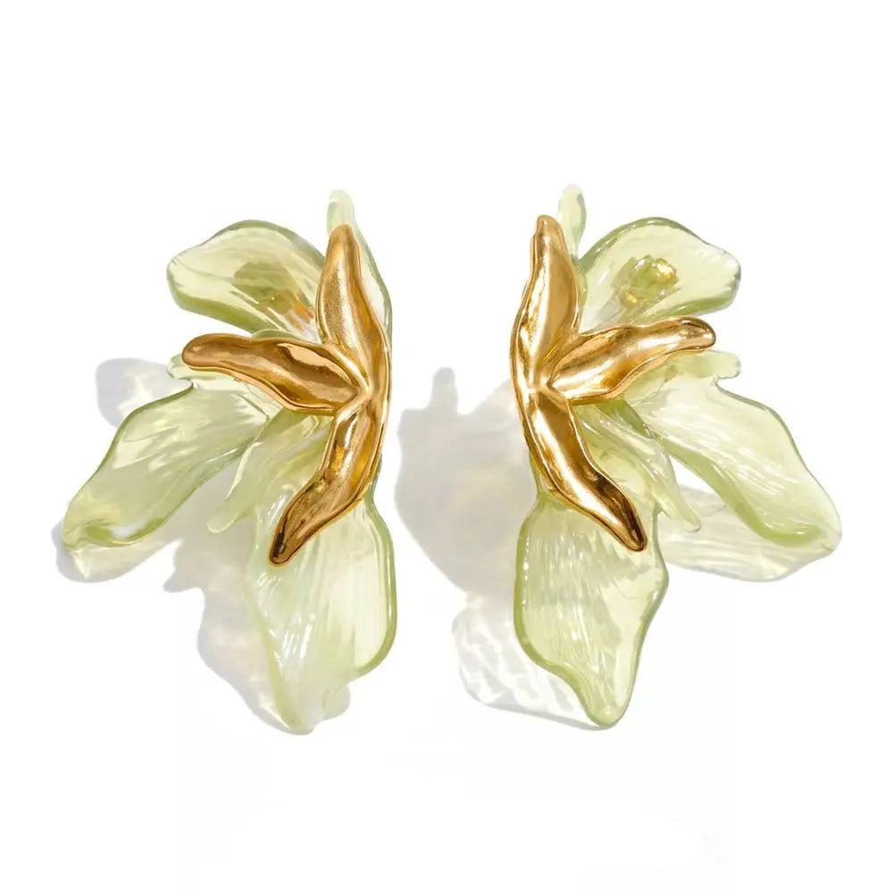 Earrings made of gold-plated stainless steel with resin and acrylic.