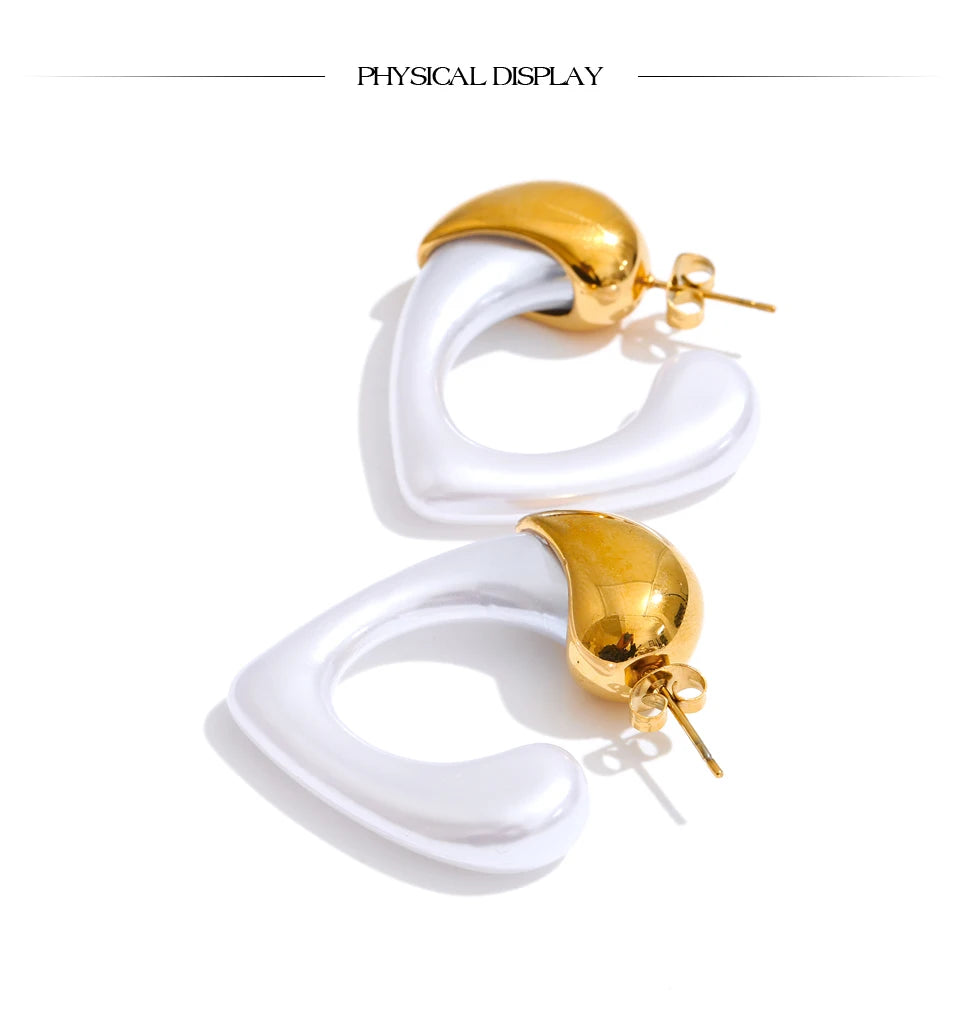 Pearl heart vintage earrings in gold-plated stainless steel with pearl.