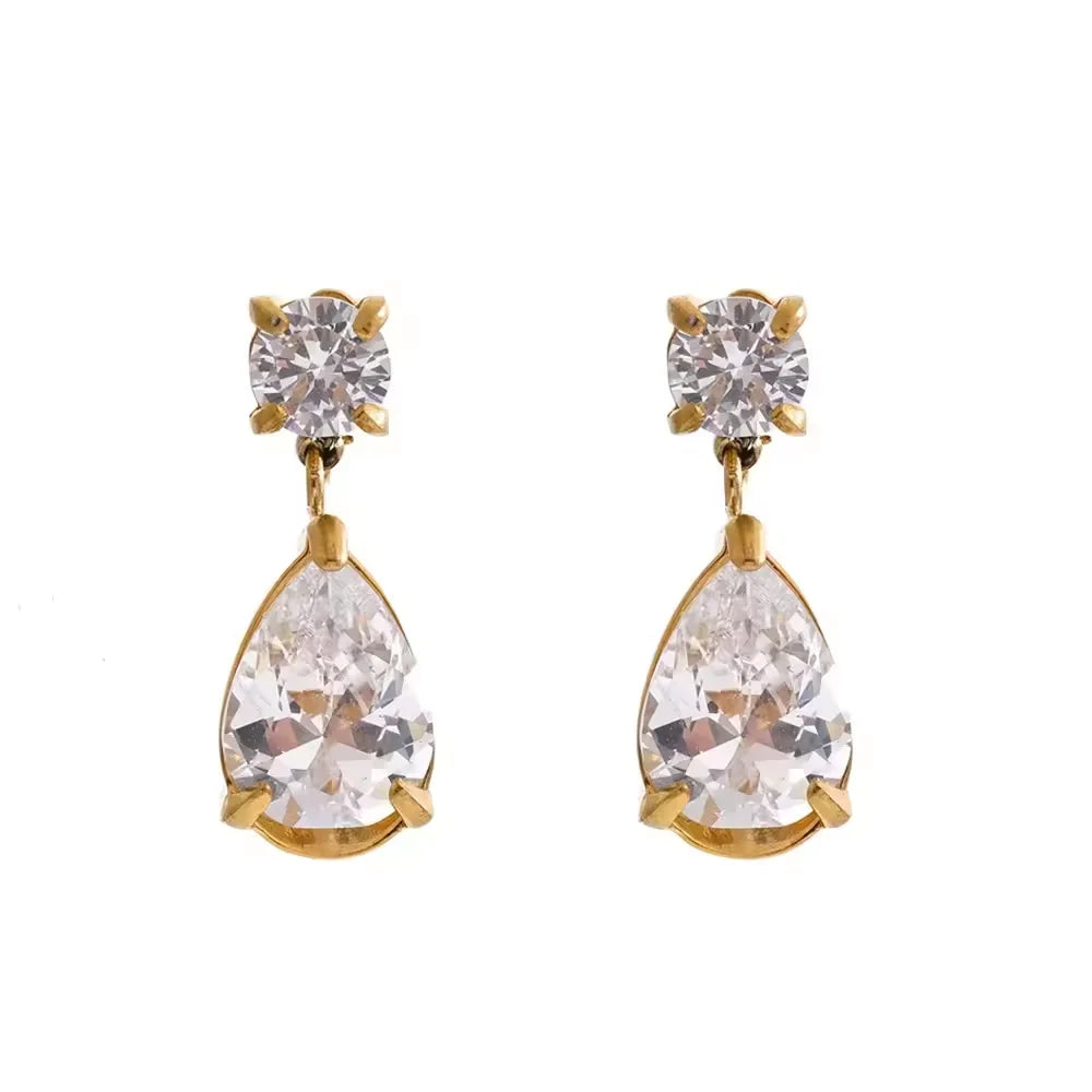Cubic zirconia geometric earrings in gold-plated stainless steel with cubic zirconia.