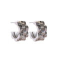 Hammered geometric earrings in 18K gold-plated stainless steel.