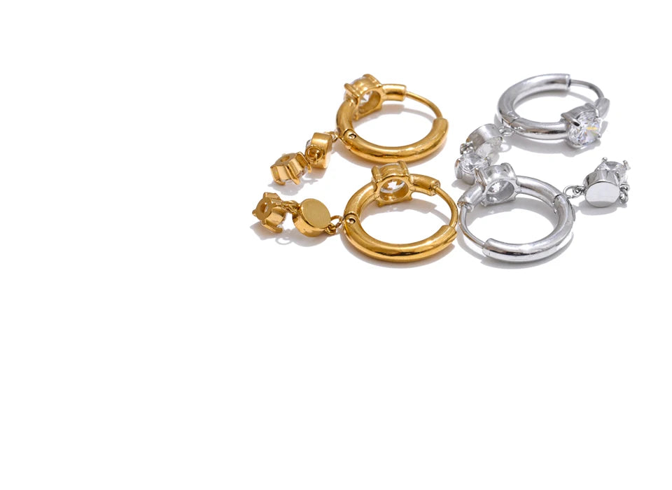 Cubic zirconia geometric earrings in gold-plated stainless steel with cubic zirconia.