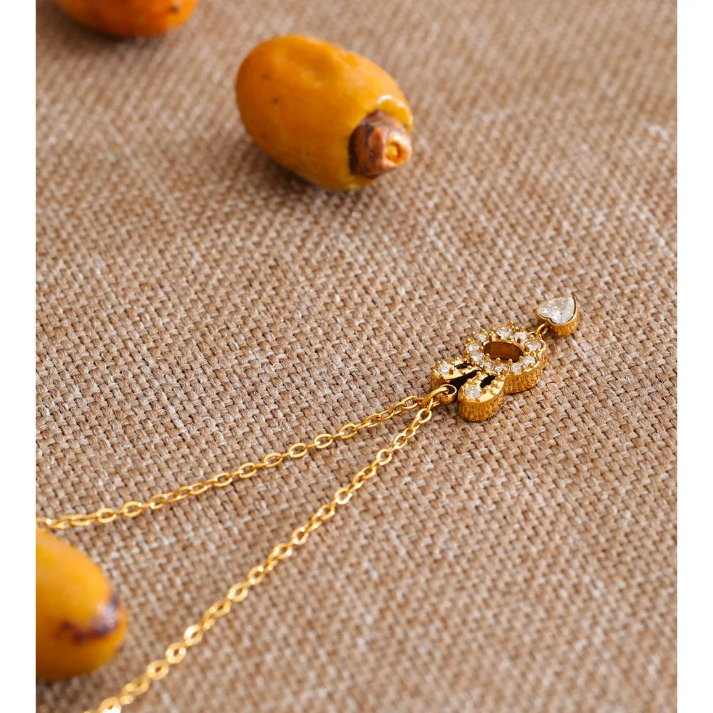 Cubic zirconia necklace in gold-plated stainless steel with cubic zirconia.