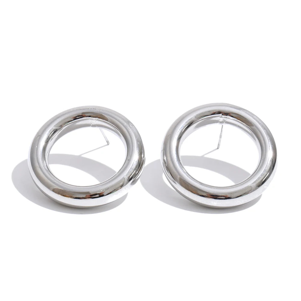 Geometric earrings in gold-plated stainless steel.