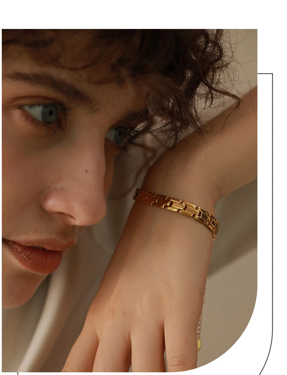 Geometric chain necklace in gold-plated 316L stainless steel.