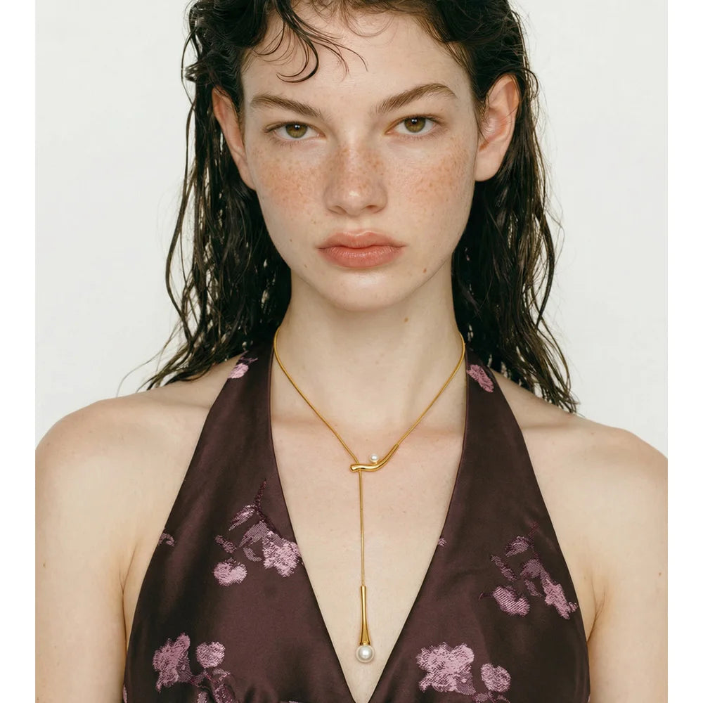 Pearl geometric chain necklace in gold-plated stainless steel with pearl.