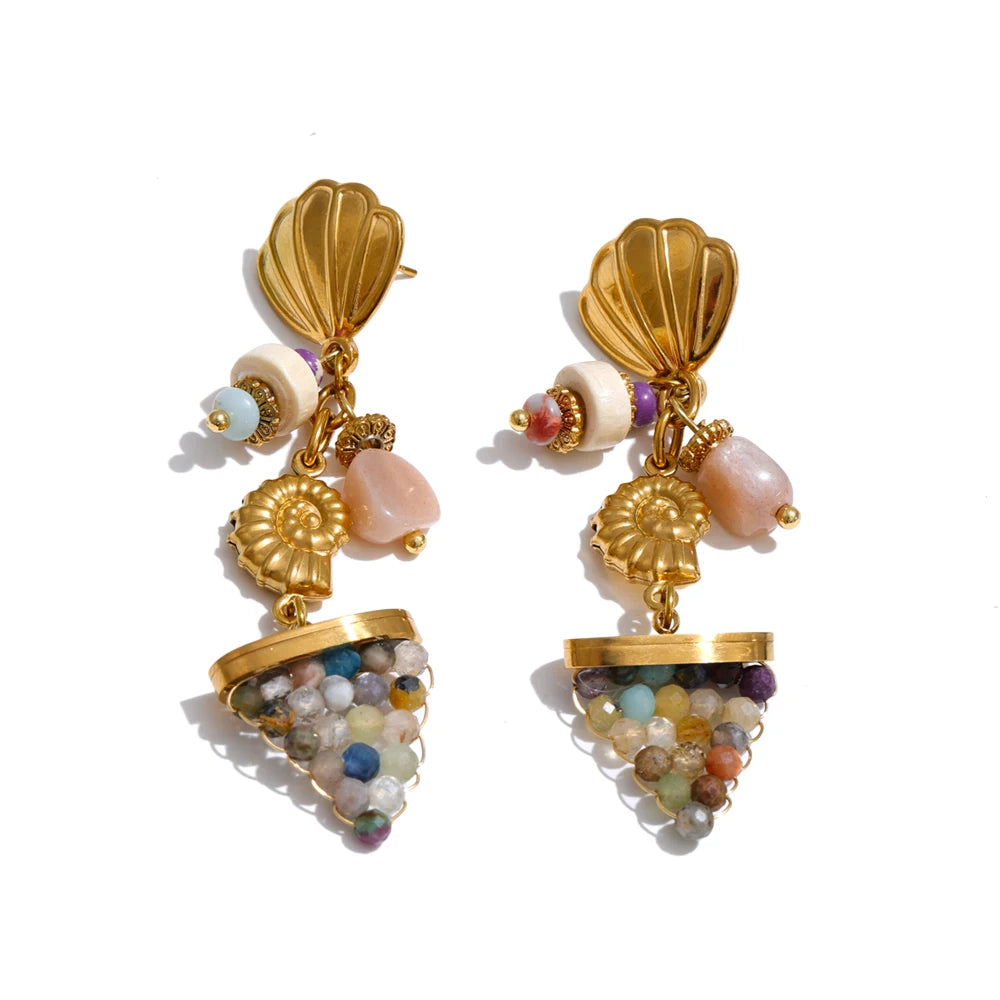 Shell natural stone geometric earrings in gold-plated stainless steel with natural stone and shell.