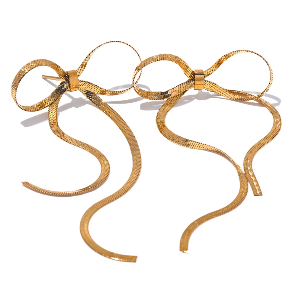 Bow chain earrings in gold-plated stainless steel.