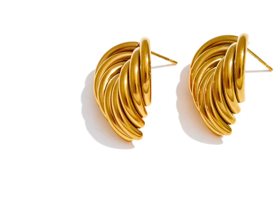 Geometric earrings in gold-plated stainless steel.