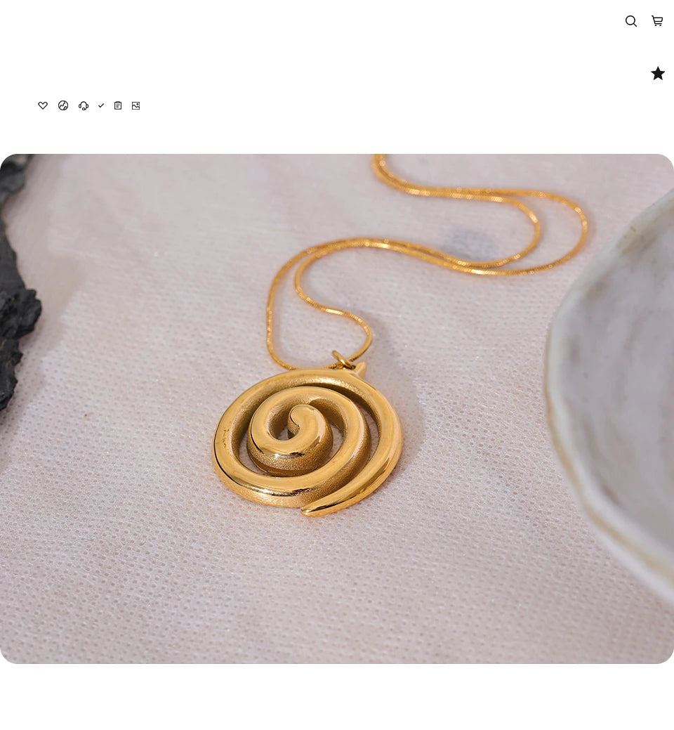 Geometric necklace in gold-plated stainless steel.