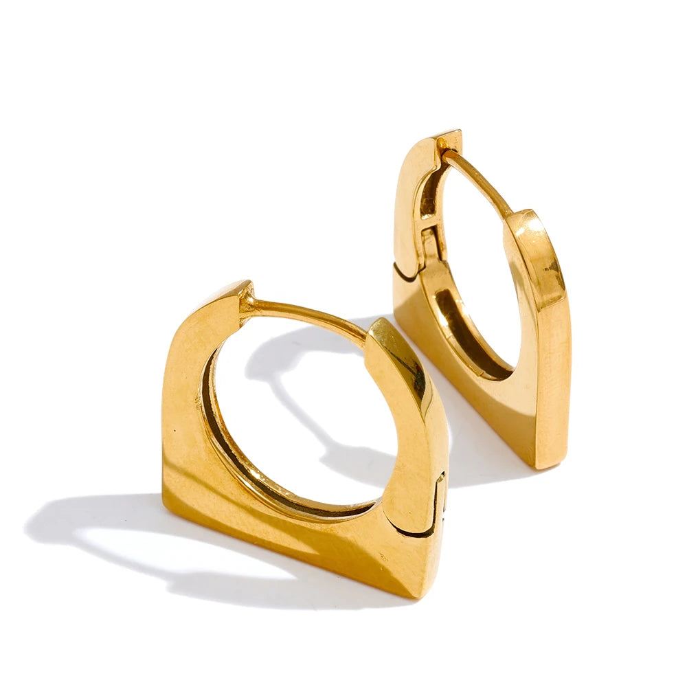 Geometric earrings in gold-plated stainless steel.