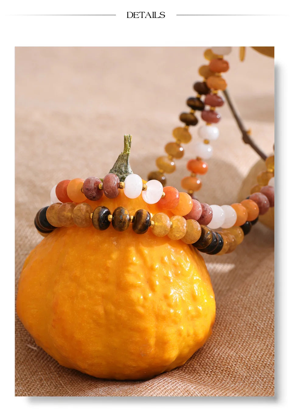 Natural stone beaded geometric necklace in gold-plated stainless steel with natural stone.