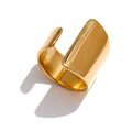 Minimalist geometric ring in 18K gold-plated stainless steel.