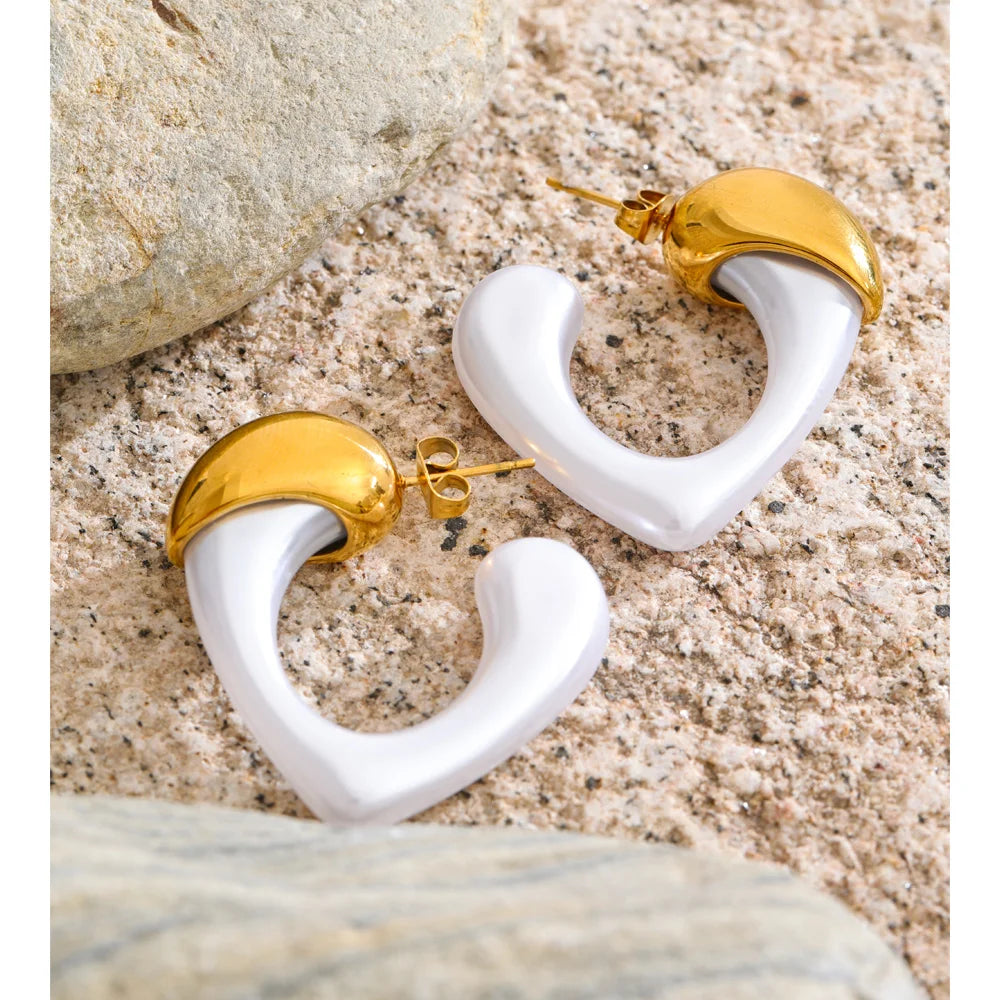 Pearl heart vintage earrings in gold-plated stainless steel with pearl.