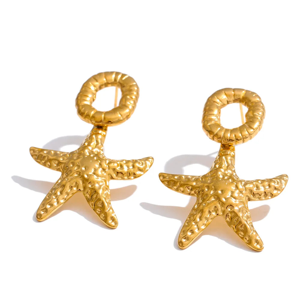 Star earrings in gold-plated stainless steel.