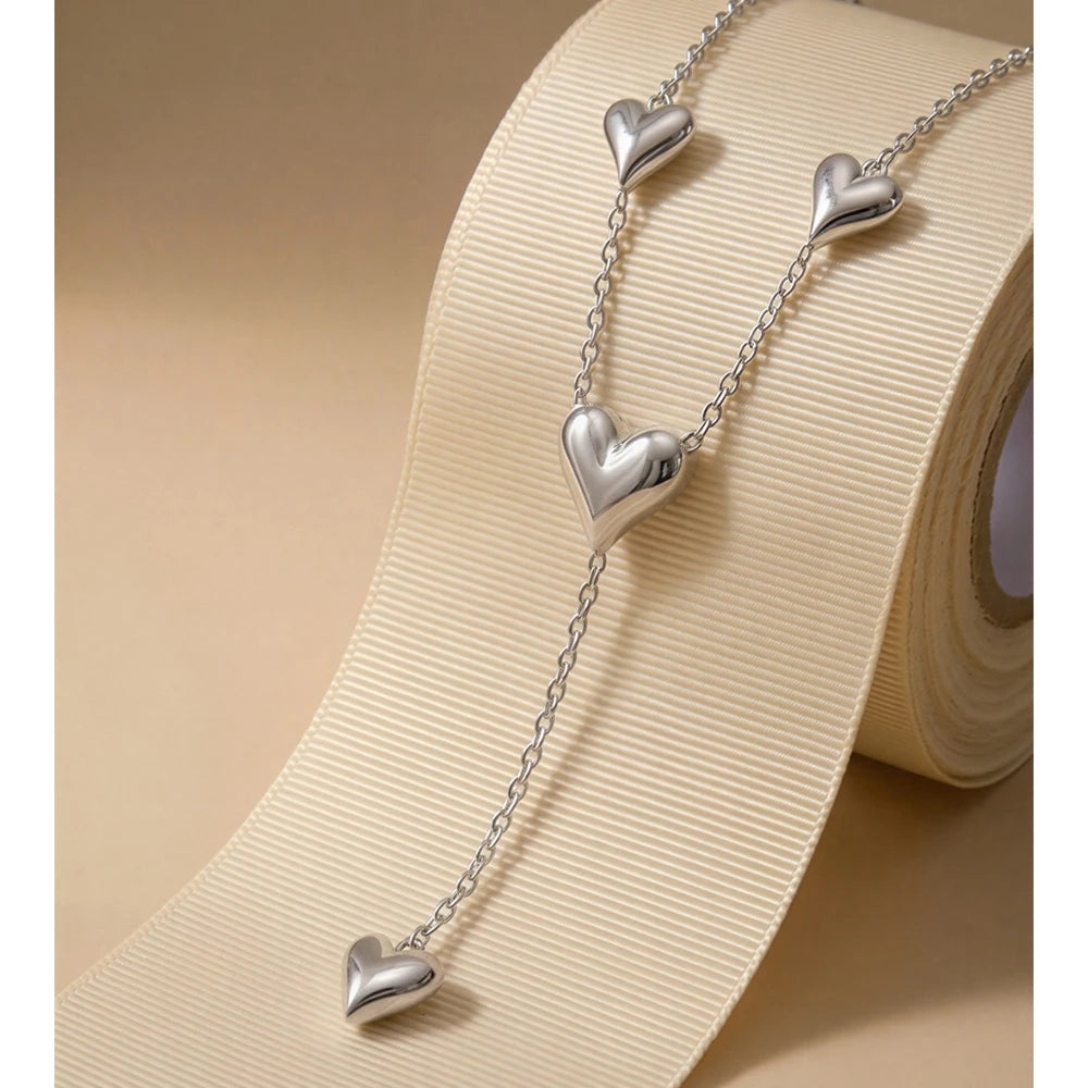 Heart chain necklace in gold-plated stainless steel.