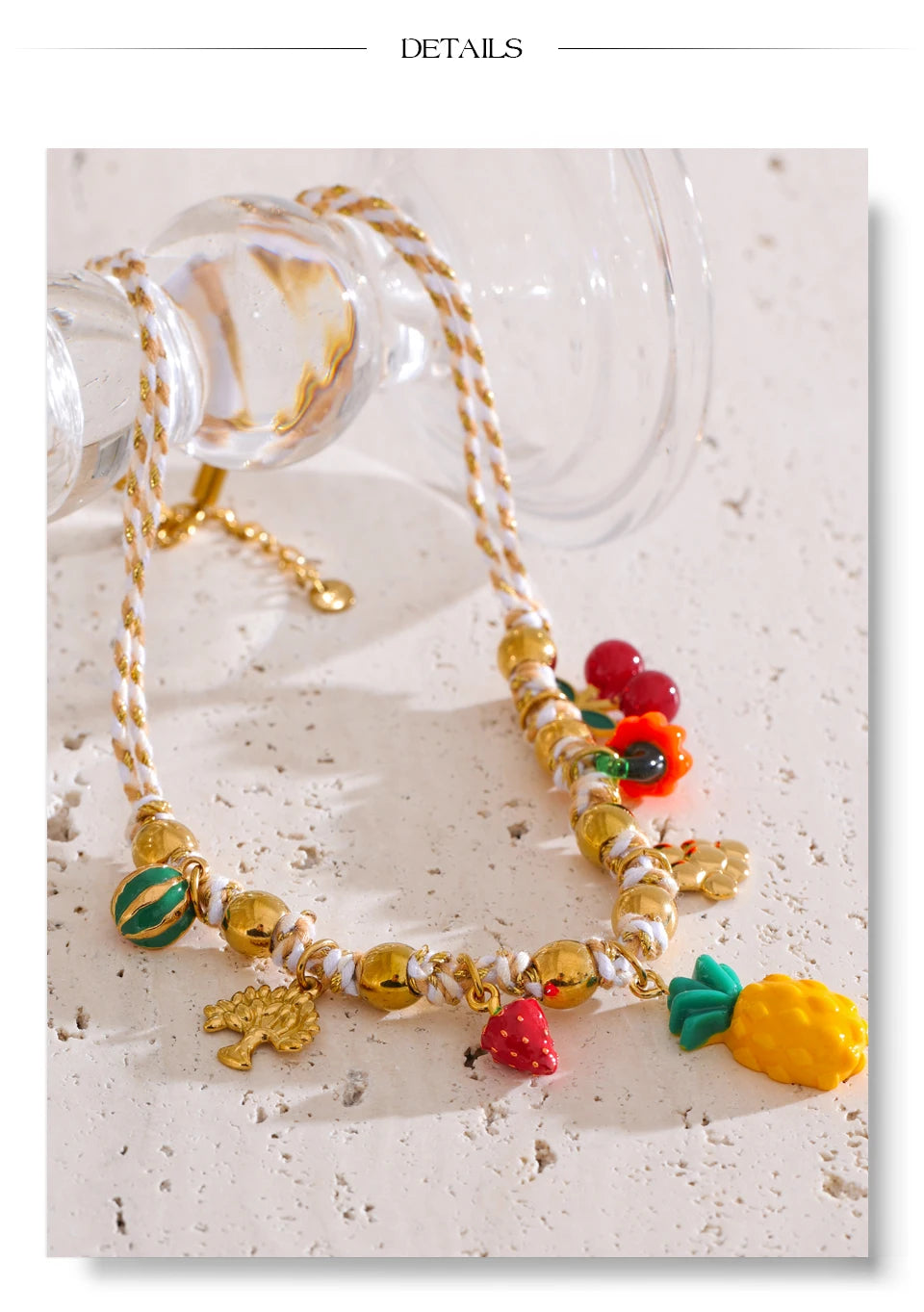 Geometric necklace in gold-plated stainless steel.