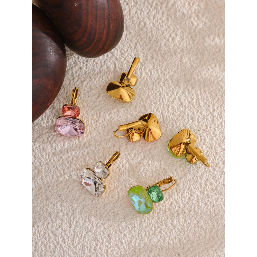 Cubic zirconia geometric earrings in gold-plated stainless steel with cubic zirconia.