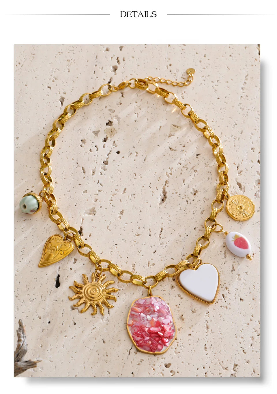 Shell resin heart necklace in gold-plated stainless steel with shell and resin.