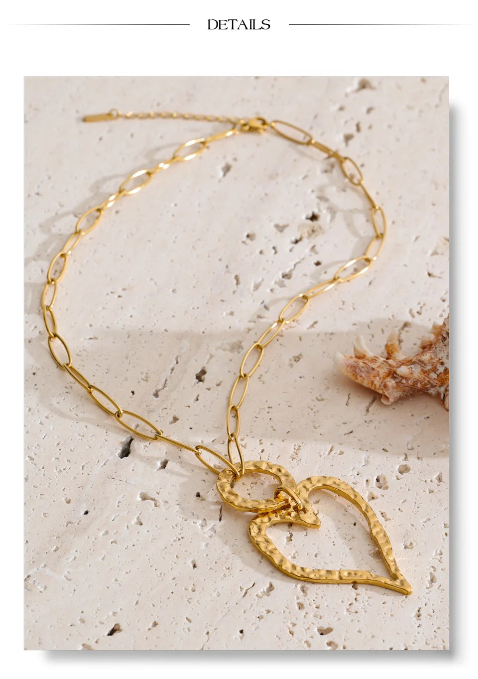 Heart necklace in gold-plated stainless steel.